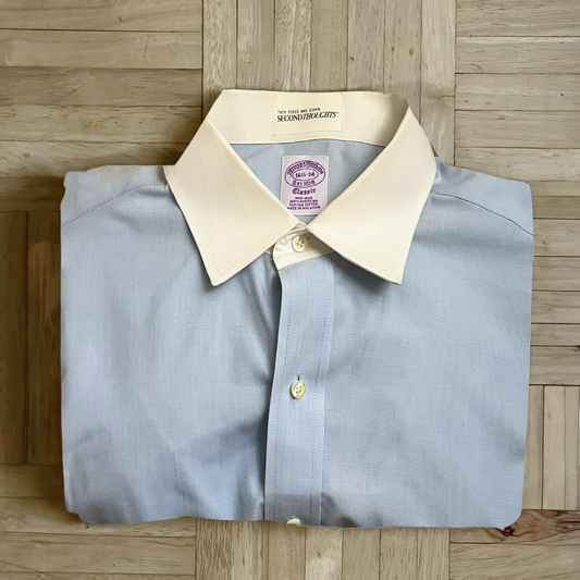 CONTRAST STRETCH WAIST BUTTON DOWN™ in light blue